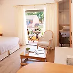 Hotel Le Domaine De L Astragale Saint Tropez